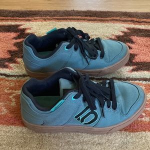 Adidas Primeblue Women’s Mountain Bike Shoes - Size 8